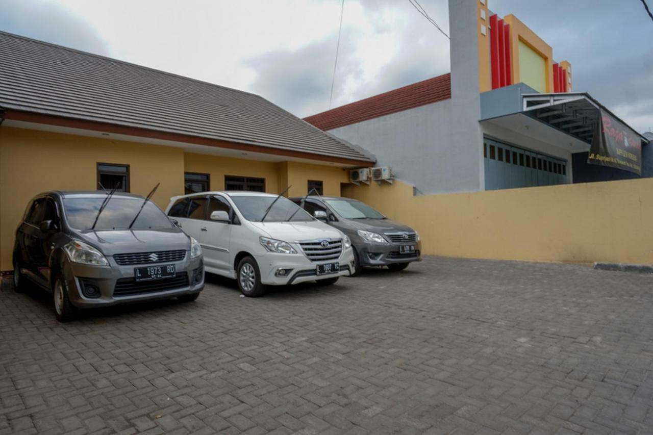 RedDoorz near Living Plaza Purwokerto Hotel Buitenkant foto